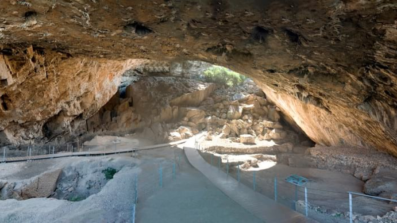 The Stone Age cave dwellers at Franchthi